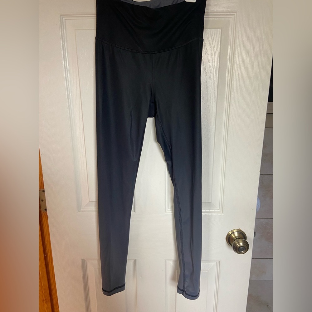 Mono B High-Waist Black and Gray Leggings - Size Small